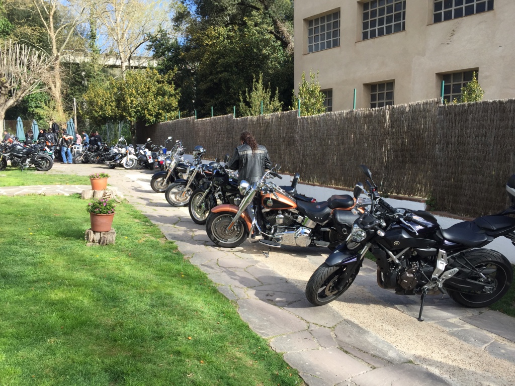 Disponibilidad Parking privado para bicicletas y motos. Disponibilidad Parking privado para bicicletas y motos.